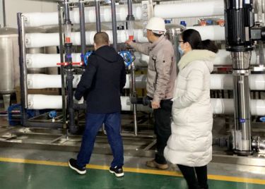 廣東化妝品廠(chǎng)客戶(hù)參觀廠(chǎng)區(qū)